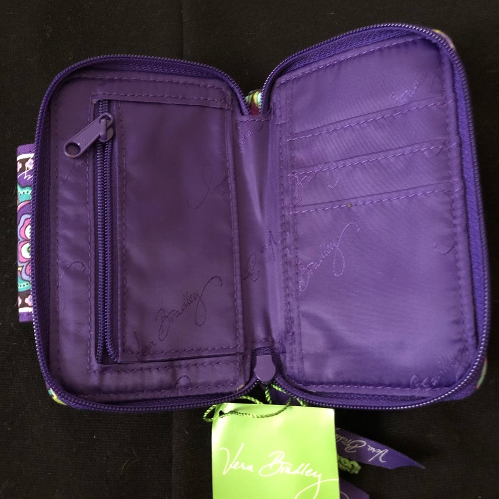 SOLD!! 🎉 Wristlets - Picture 4 of 5
